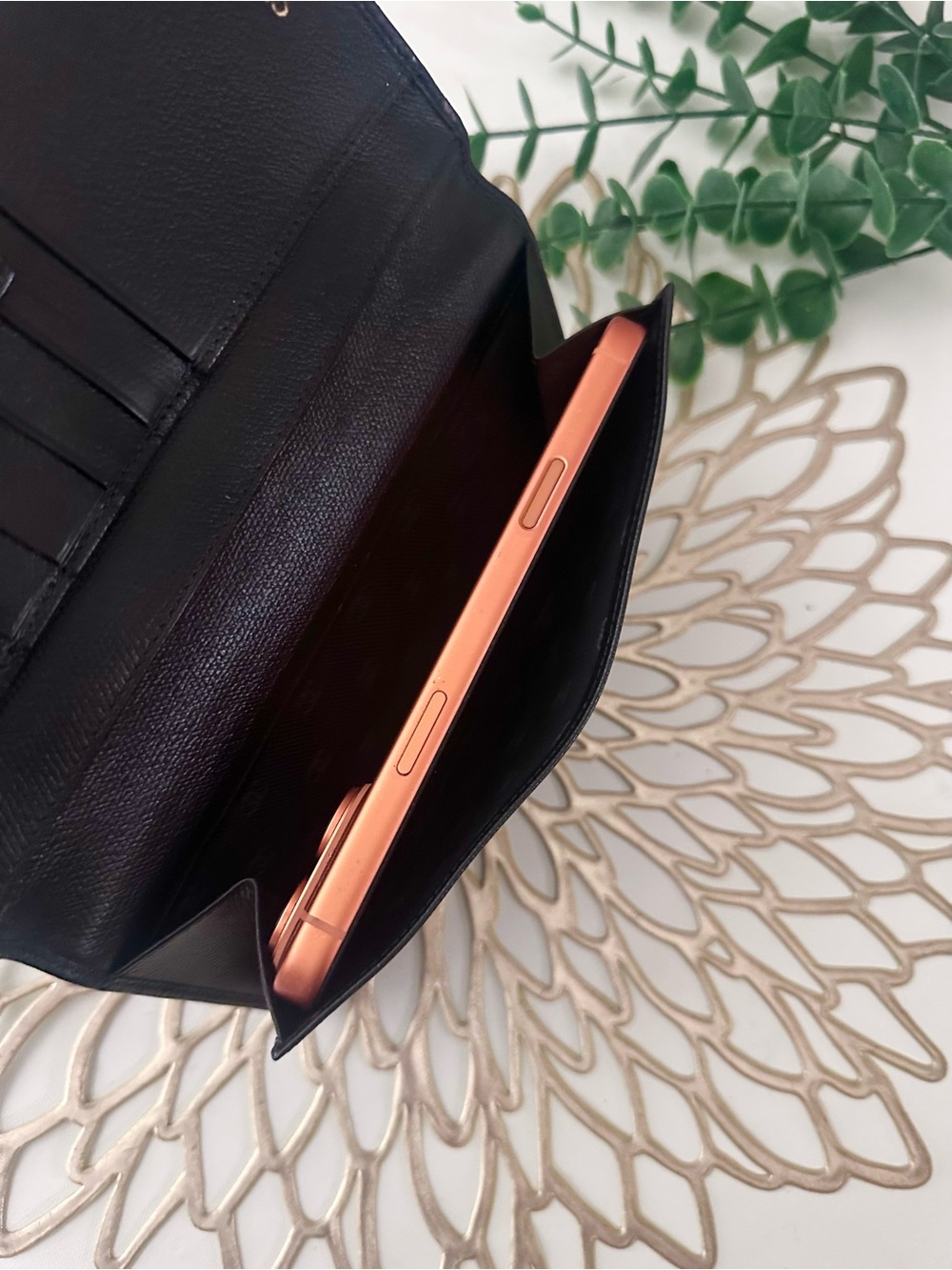 CHANEL Black Wallet with Chain - Picture 13 of 13